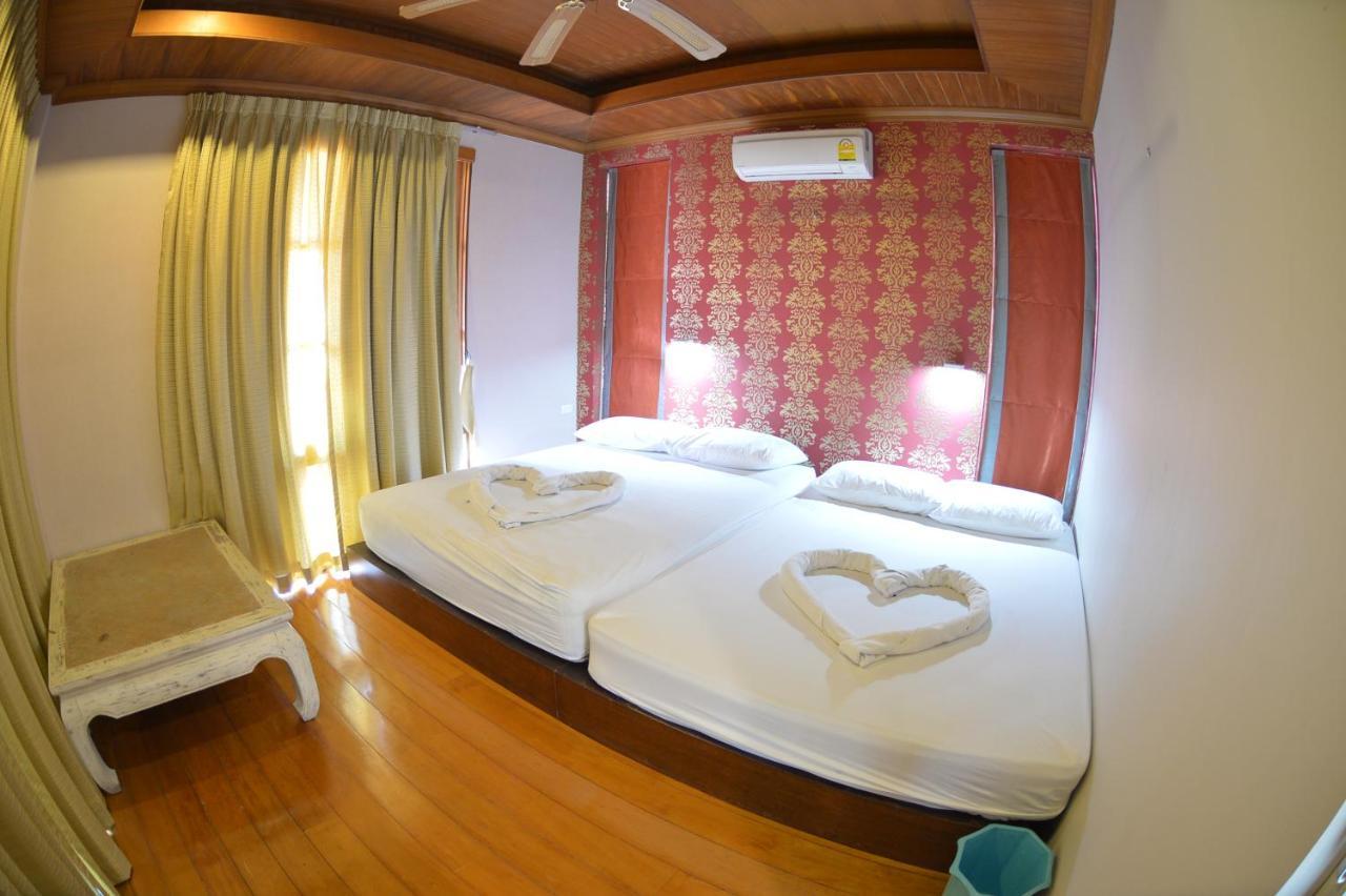 พระตำหนักวิลล่า 10 ห้องนอน พร้อมสระว่ายน้ำส่วนตัว Pattaya Luaran gambar