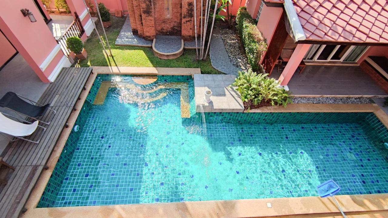 พระตำหนักวิลล่า 10 ห้องนอน พร้อมสระว่ายน้ำส่วนตัว Pattaya Luaran gambar